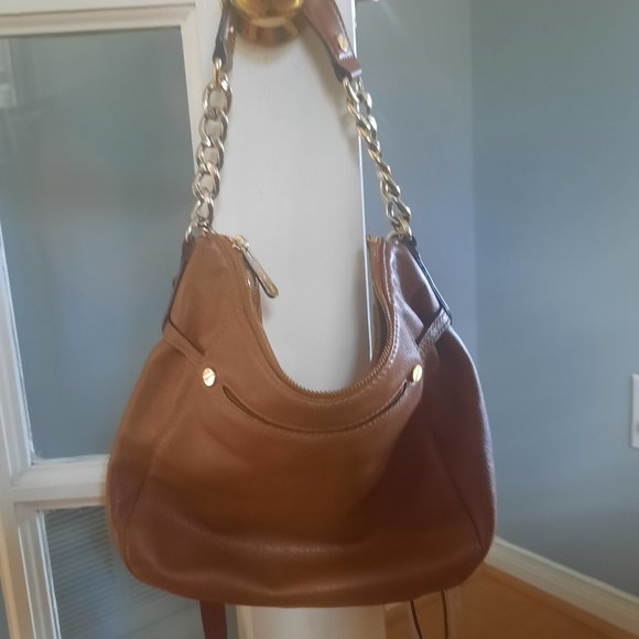 Micheal Kors Tan Leather Charm Tassel Gold Chain Shoulder Bag - Picture 3 of 7